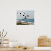 Poster Bande d'oiseaux pélicans survolant la plage d'OBX (Cuisine)