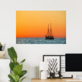 Poster Bateau Sur Méditerranée au coucher du soleil (Bureau à domicile)