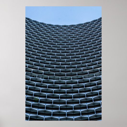 Poster Bâtiment gris sous ciel bleu clair (Devant)