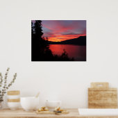 Poster Beau lever de soleil rouge sur un lac (Cuisine)