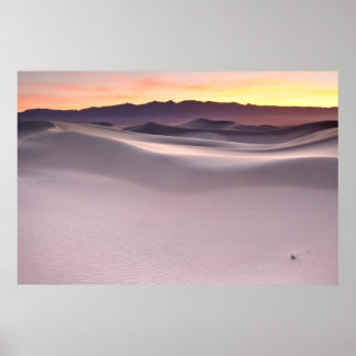 Poster Beau lever de soleil sur les dunes de sable du dés