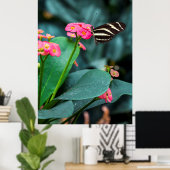 Poster Beau papillon sur une fleur rose (Bureau à domicile)