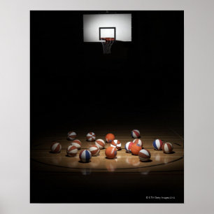 Poster Beaucoup de basket-balls se reposant sur le