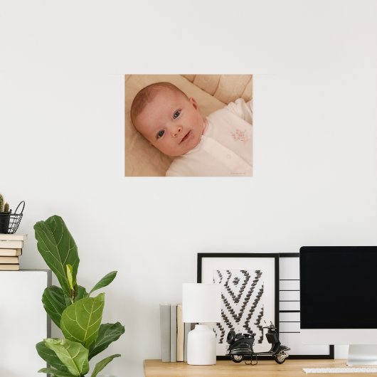 Poster Bébé allongé (Bureau à domicile)