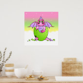 Poster Bébé de dragon mou dans un oeuf craqué - rose / vi (Cuisine)