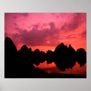 Poster Belle couleur au coucher du soleil des montagnes c