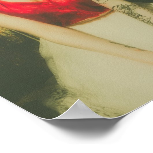 Poster Belle Femme avec tatouages et pomme (Coin)