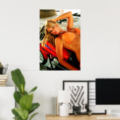Poster : Bikini Babe sur une moto personnalisée (Bureau à domicile)