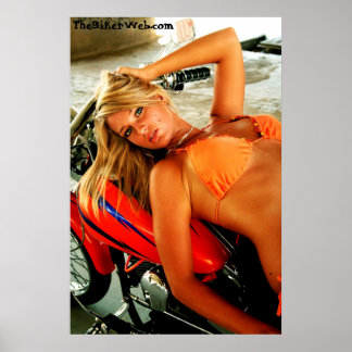 Poster : Bikini Babe sur une moto personnalisée
