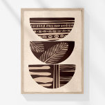 Poster Boho Neutral Abstrait Tribal Bowls Wall Art<br><div class="desc">Apportez une touche d'élégance tribale à votre décor grâce au "Boho Neutral Tribal Bowls Wall Art Abstrait". Cette pièce frappante présente trois bols abstraits empilés les uns sur les autres, posés contre un arrière - plan doux couleur sable-beige. Chaque bol est orné d'un motif tribal africain unique dans un brun...</div>