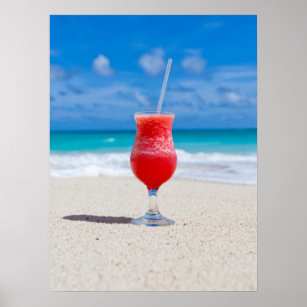 Poster Boisson de fraise fraîche sur la plage