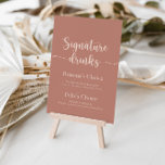 Poster Boissons Signature Minimalistes Calligraphiées en<br><div class="desc">Cette affiche de boissons signature en terracotta avec calligraphie minimaliste est parfaite pour un mariage rustique. Le design simple et élégant présente une typographie script classique et fantaisie. 

Personnalisez le panneau avec les noms des mariés et leur boisson préférée.</div>