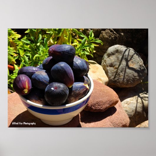 Poster Bol de fruits de figue sur pierre (Devant)