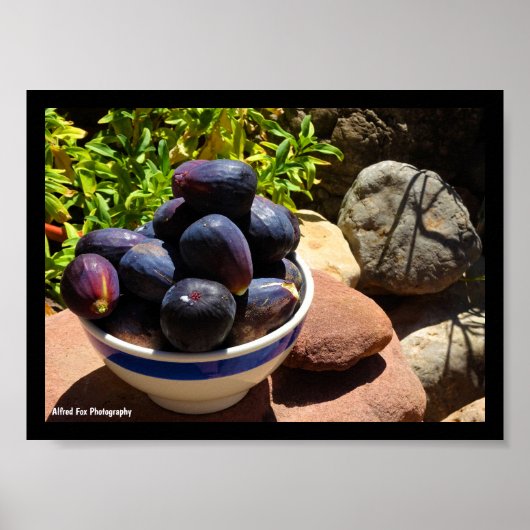 Poster Bol de fruits de figue sur pierre (Devant)