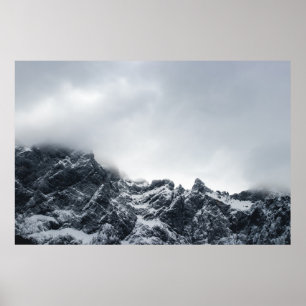 Poster Bords nets des montagnes et nuages doux