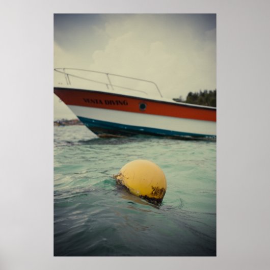 Poster Bouée et bateau dans l'eau (Devant)