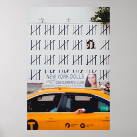 POSTER CAB JAUNE DEVANT UN MUR PEINT BLANC (Devant)