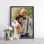 Poster Cadre géométrique et monogramme tendance<br><div class="desc">Design monogramme simple et chic. Besoin d'une couleur personnalisée ? Envoyez-nous un message à heartlockedstudio@gmail.com et nous serons heureux de vous aider!</div>