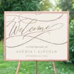 Poster Calligraphie d'or romantique | Mariage de bienvenu<br><div class="desc">Cette affiche romantique en ivoire de calligraphie or accueil mariage est parfaite pour un mariage simple. Le design classique moderne comprend des tourbillons fantaisistes et des fleurs fantaisistes avec une magnifique typographie de feuille d'or en faux champagne. Customisez l'affiche avec le nom de la mariée et du marié, et la...</div>