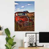 Poster Camion rouille orange Dodge avec ferme abandonnée (Bureau à domicile)
