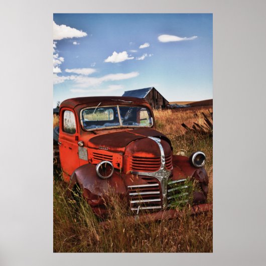 Poster Camion rouille orange Dodge avec ferme abandonnée (Devant)