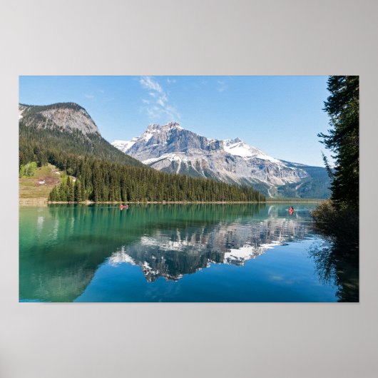 Poster Canot sur le célèbre lac Emerald - Yoho NP, Canada (Devant)