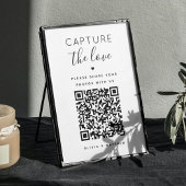 Poster Capturez le signe d'amour. Mariage de code QR noir