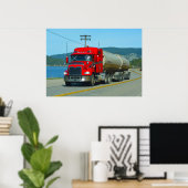 Poster Carburant rouge Truck & Lake Driving Art Imprimer (Bureau à domicile)