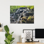 Poster Cascade dans la forêt verte de printemps (Bureau à domicile)