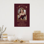 Poster Celestial Red Gold 30th Birthday Welcome<br><div class="desc">Celestial Red Gold 30th Birthday Welcome Poster présente un élégant cadre doré, lune et étoiles sur un arrière - plan rose-rouge profond. À l'intérieur est votre photo préférée et sous votre signe d'anniversaire de bienvenue. Personnalisez en modifiant le texte dans les zones de texte et en ajoutant votre photo préférée....</div>