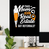 Poster Cette maman vend des biens immobiliers (Bureau à domicile)