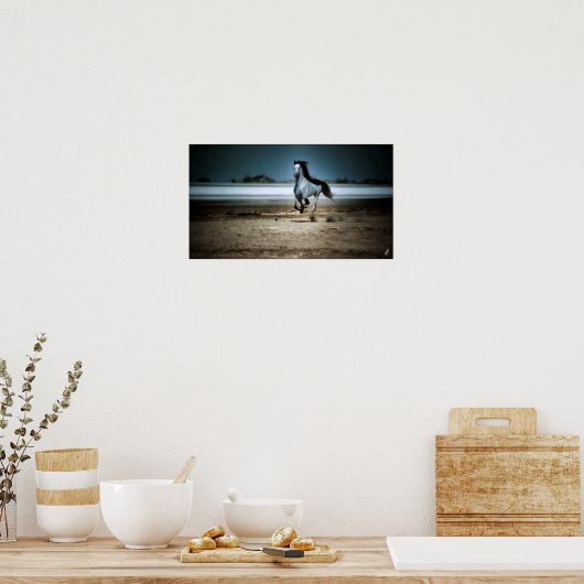 Poster Cheval Blanc Sur La Plage (Cuisine)