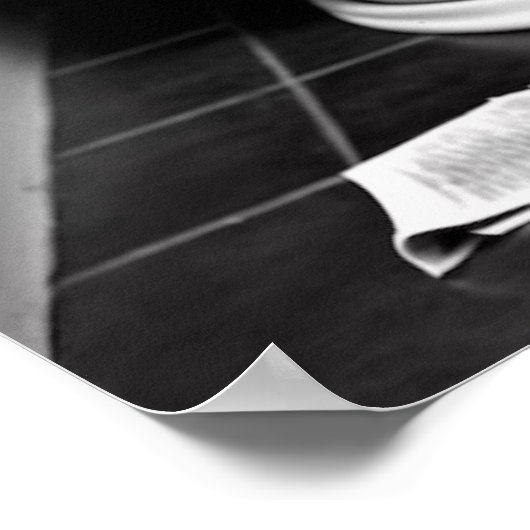 Poster Chien assis sur les toilettes Lire un journal (Coin)