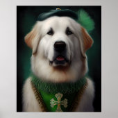 Poster Chien des Pyrénées dans la robe de la Saint Patric (Devant)