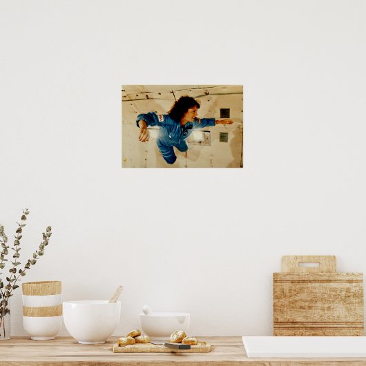 Poster Christa McAuliffe En Formation Sans Poids (Cuisine)