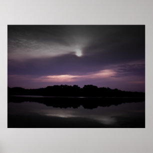 Poster Ciel noir violet eau noire