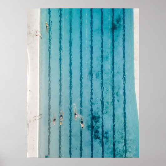 Poster Cinq personnes nageant dans la piscine (Devant)