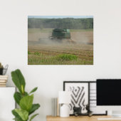 Poster Combiner la moissonneuse dans le champ de blé (Bureau à domicile)
