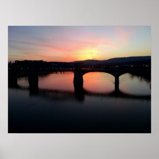 Poster Coucher de soleil de Chattanooga sur l'eau (Devant)