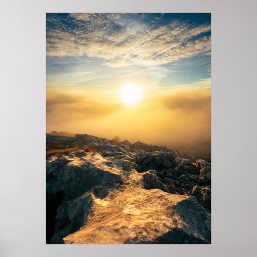 Poster Coucher de soleil incroyable au-dessus des nuages (Devant)