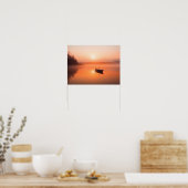 Poster Coucher de soleil orange avec bateau de pêche (Cuisine)