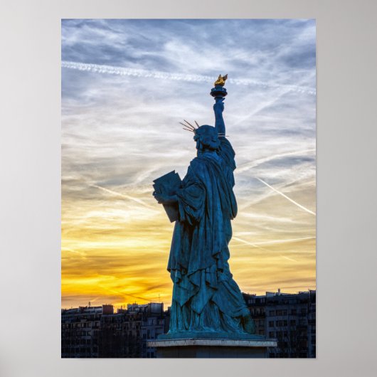 Poster Coucher de soleil sur la réplique de la statue de (Devant)