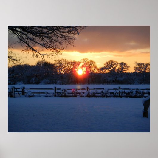 Poster Coucher de soleil sur le champ de neige (Devant)