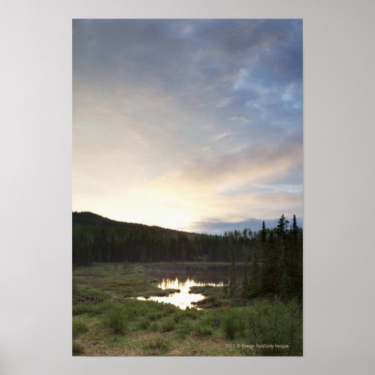 Poster Coucher De Soleil Sur Un Étang Bruyant (Devant)