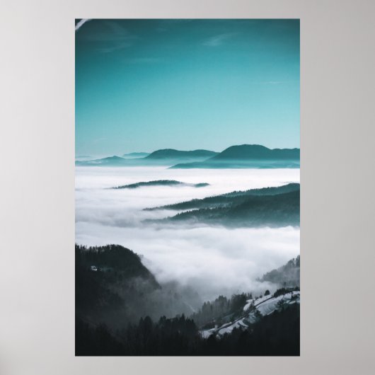 Poster Couches de collines, brouillard et arbres (Devant)