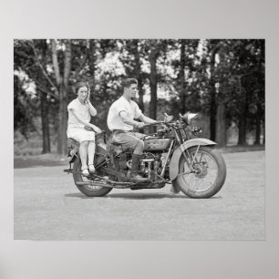 Poster Couple à moto, 1928. Photo ancienne