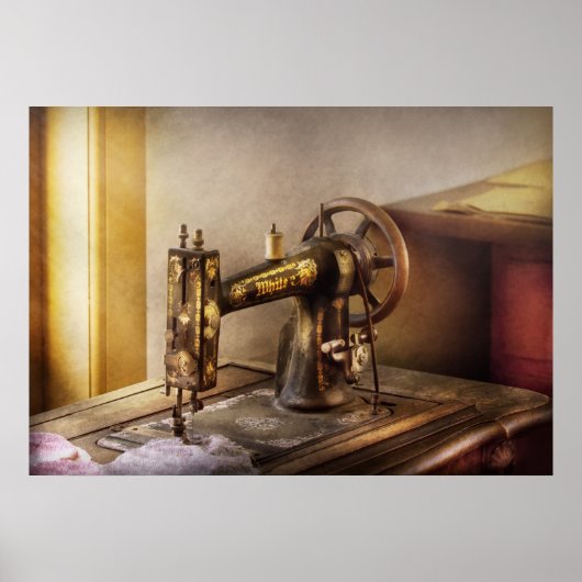 Poster Couture - Une machine à coudre noire et blanche (Devant)