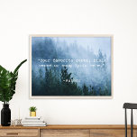 Poster Créez votre propre devis<br><div class="desc">Créez votre propre devis d'affiche murale personnalisée. Caractéristiques minimaliste typographie de machine à écrire et paysage de forêt brumeuse.</div>