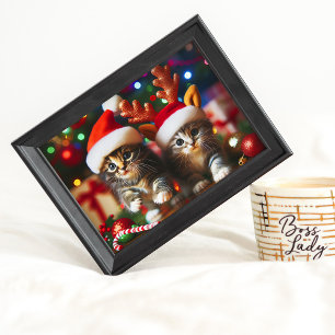 Poster Cute chatons avec le Père Noël et casquettes de re