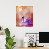 Poster Cygne blanc flottant sur un lac brumeux (Bureau à domicile)
